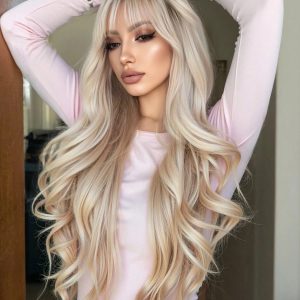 Glamouröser Platinblonder Wellen-Look mit Pony – Dein Traumhaar im Handumdrehen!