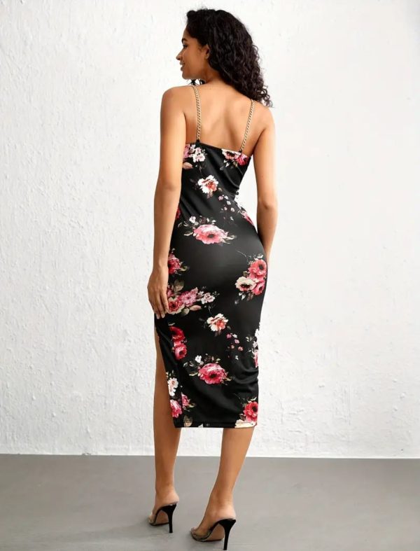 Eleganz trifft Blumenpracht: Das Maxikleid mit Cut-Out und Schlitz – Bild 2